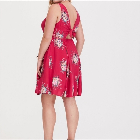Torrid Size 4 Adorable Back Tie Dres - Picture 2 of 7